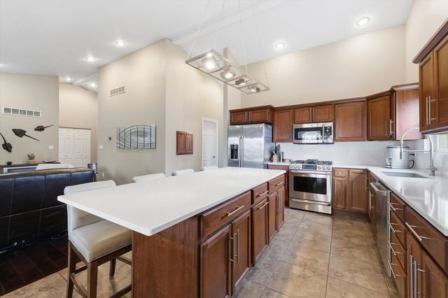 2405 N Fairfield Drive, Urbana, IL 61802