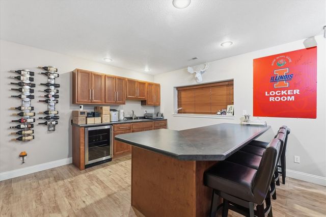 2405 N Fairfield Drive, Urbana, IL 61802