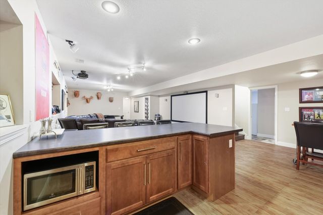 2405 N Fairfield Drive, Urbana, IL 61802