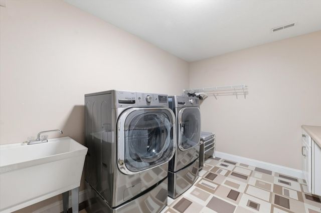 2405 N Fairfield Drive, Urbana, IL 61802