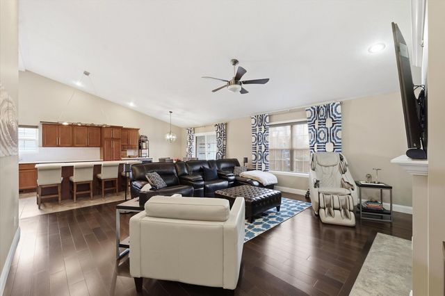 2405 N Fairfield Drive, Urbana, IL 61802