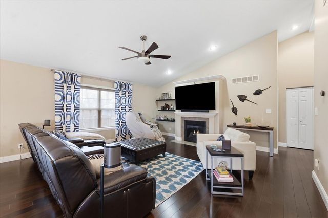 2405 N Fairfield Drive, Urbana, IL 61802