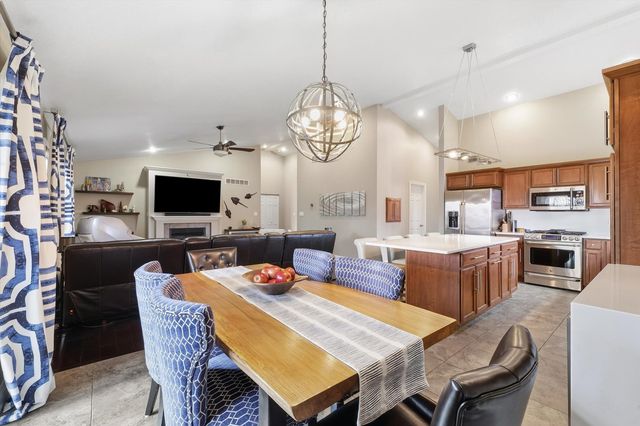 2405 N Fairfield Drive, Urbana, IL 61802