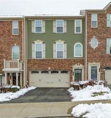 105 Mews Ln, Cranberry Twp, PA 16066