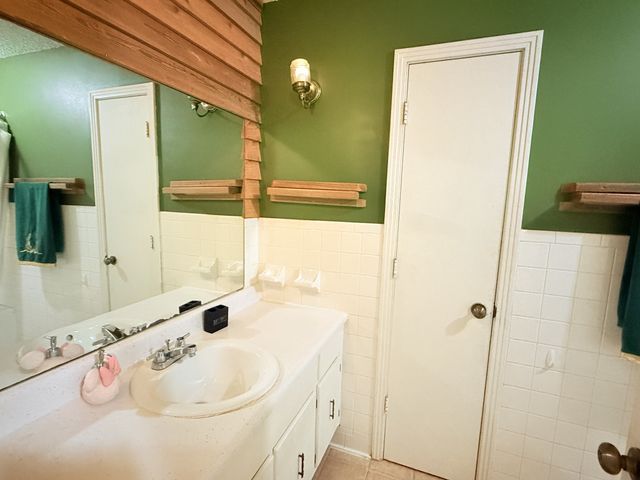 128 Robin Hood Rd, Dickson, TN 37055