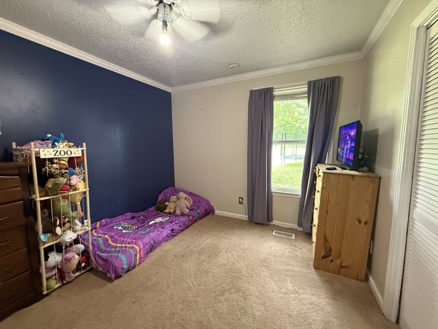 128 Robin Hood Rd, Dickson, TN 37055