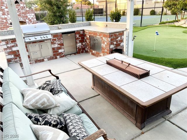 5880 West Oquendo Road, Las Vegas, NV 89118