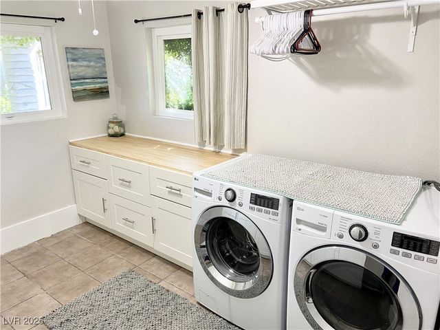 5880 West Oquendo Road, Las Vegas, NV 89118