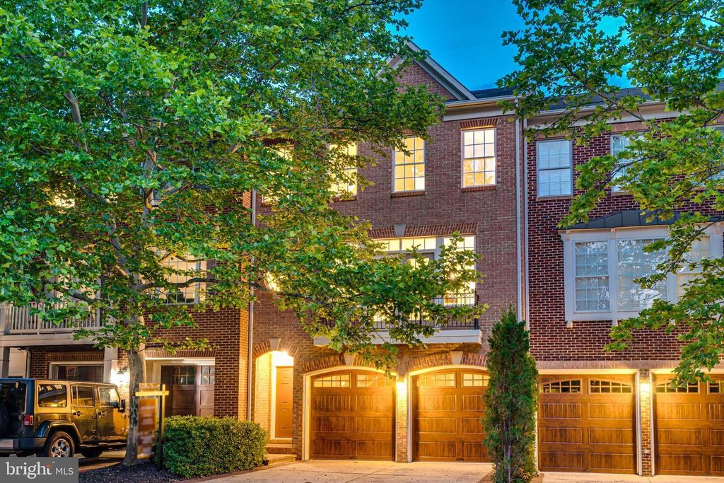 104 HERNDON MILLS CIRCLE, Herndon, VA 20170