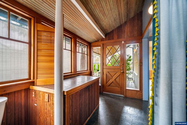 995 Capitol St NE, Salem, OR 97301