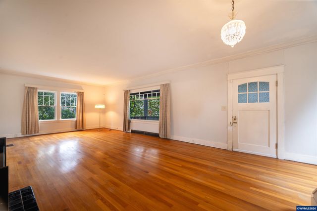 995 Capitol St NE, Salem, OR 97301