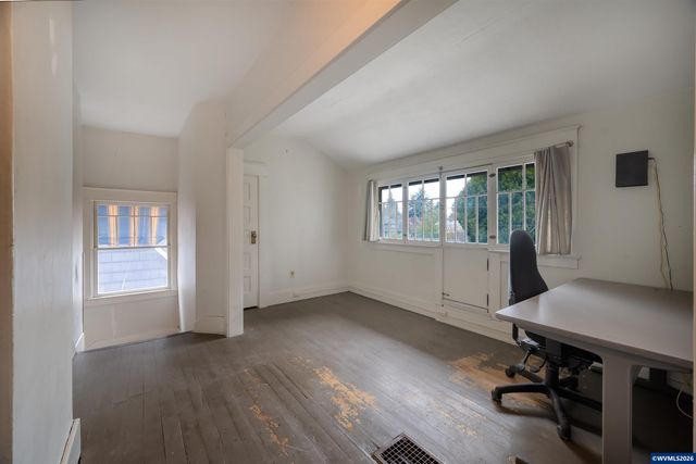 995 Capitol St NE, Salem, OR 97301