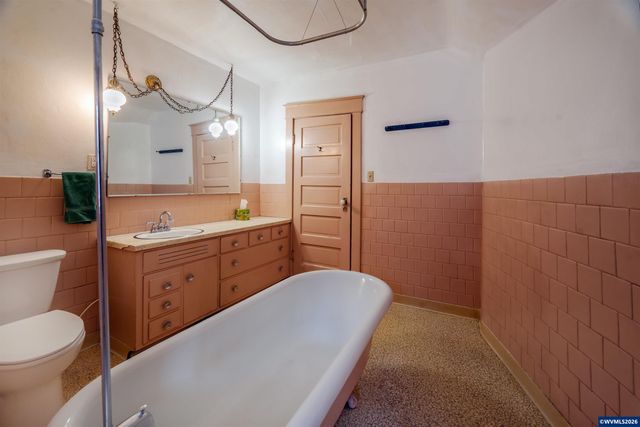 995 Capitol St NE, Salem, OR 97301