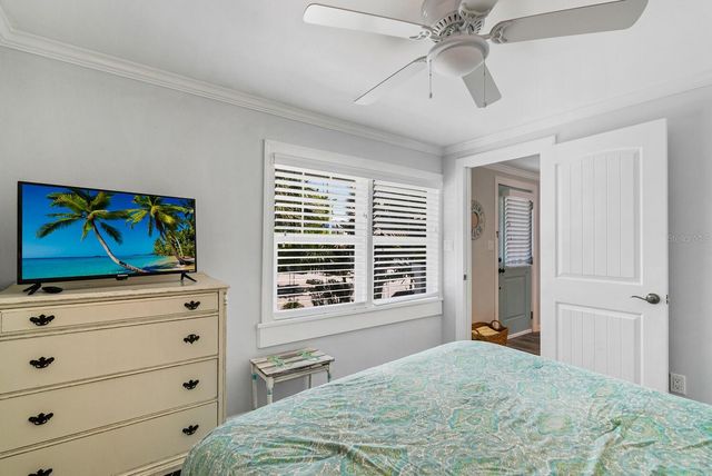 305 57TH STREET B, Holmes Beach, FL 34217