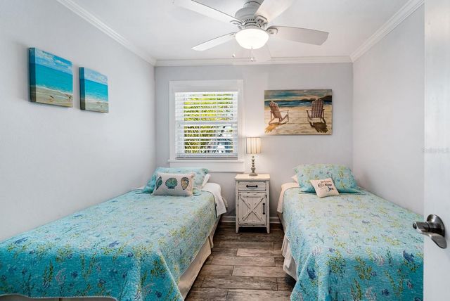 305 57TH STREET B, Holmes Beach, FL 34217