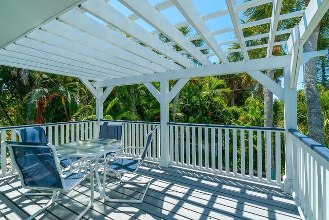 305 57TH STREET B, Holmes Beach, FL 34217
