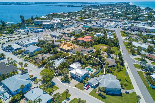 305 57TH STREET B, Holmes Beach, FL 34217