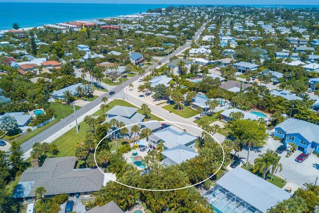 305 57TH STREET B, Holmes Beach, FL 34217