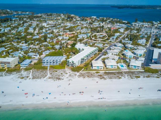 305 57TH STREET B, Holmes Beach, FL 34217
