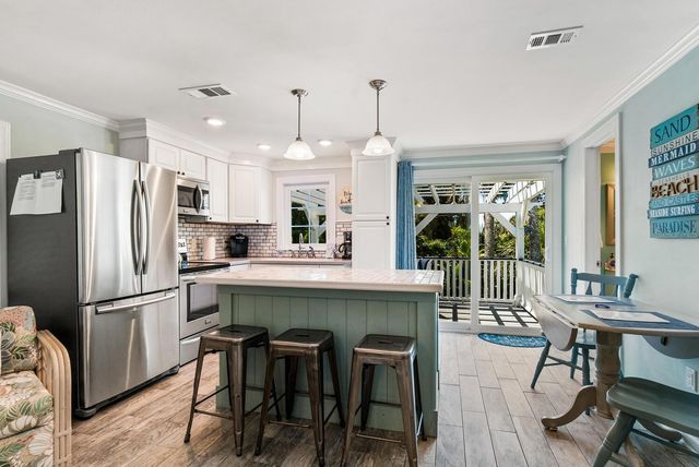 305 57TH STREET B, Holmes Beach, FL 34217