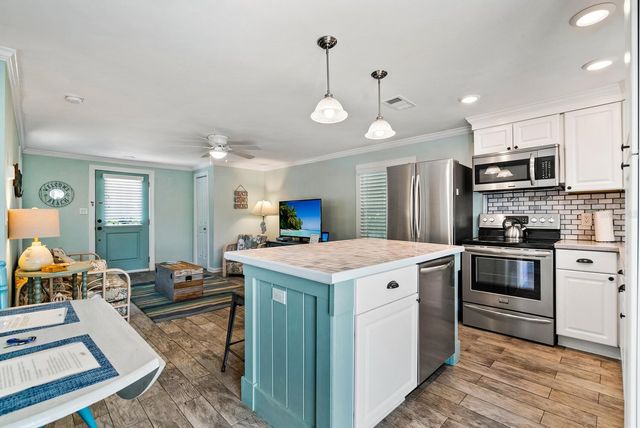 305 57TH STREET B, Holmes Beach, FL 34217
