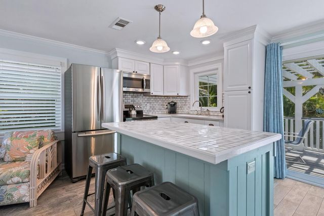 305 57TH STREET B, Holmes Beach, FL 34217
