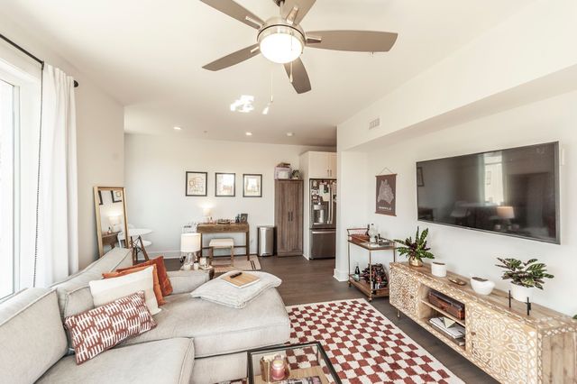 1041 E Trinity Ln Apt 301, Nashville, TN 37216