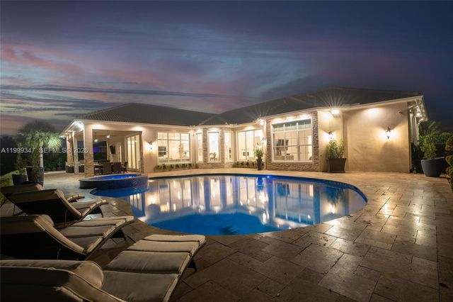 4950 E Sterling Ranch Cir, Davie, FL 33314