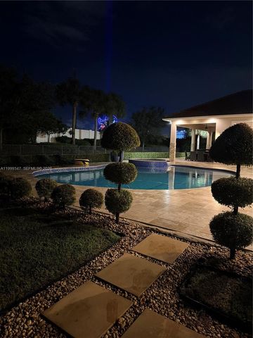 4950 E Sterling Ranch Cir, Davie, FL 33314