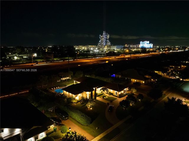 4950 E Sterling Ranch Cir, Davie, FL 33314