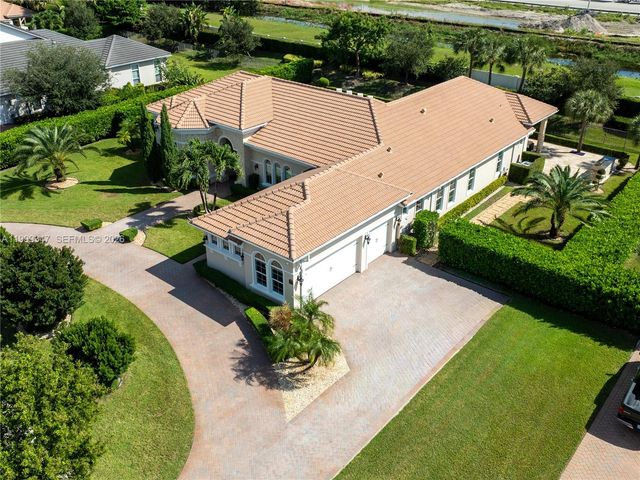 4950 E Sterling Ranch Cir, Davie, FL 33314