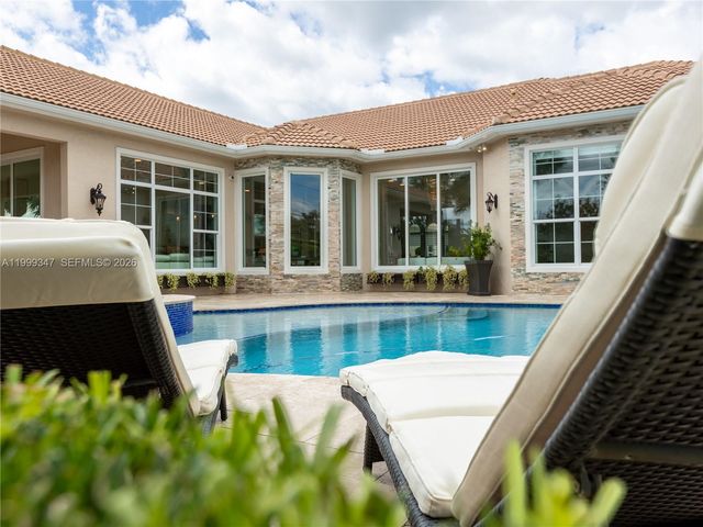 4950 E Sterling Ranch Cir, Davie, FL 33314