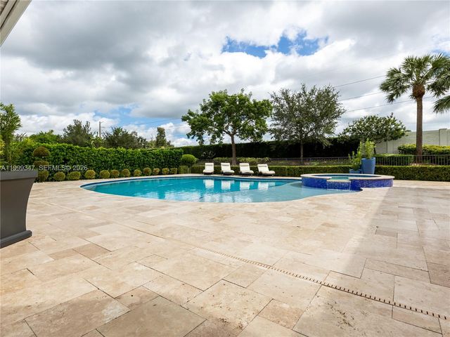 4950 E Sterling Ranch Cir, Davie, FL 33314