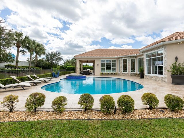 4950 E Sterling Ranch Cir, Davie, FL 33314