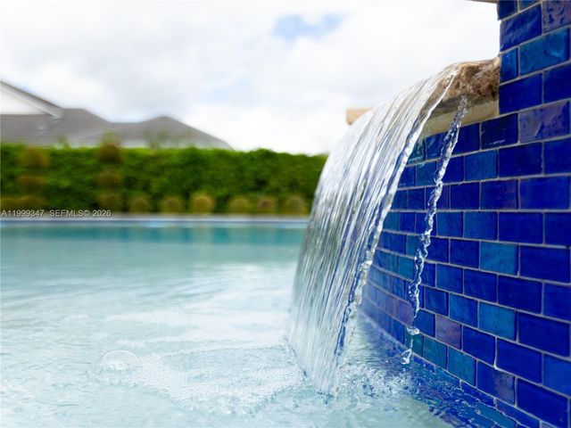 4950 E Sterling Ranch Cir, Davie, FL 33314