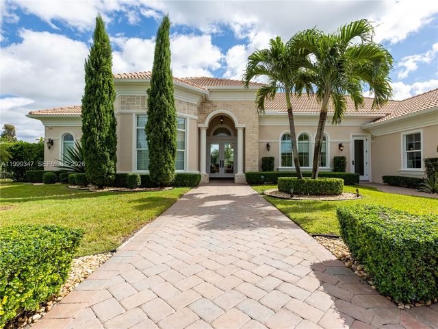 4950 E Sterling Ranch Cir, Davie, FL 33314