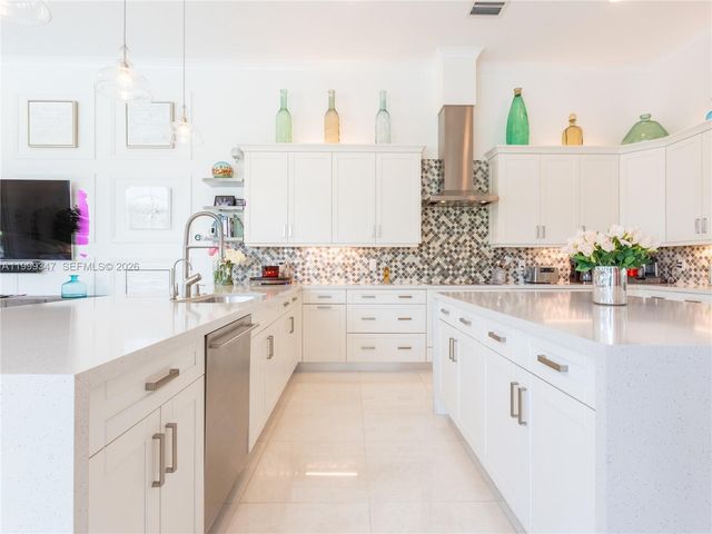 4950 E Sterling Ranch Cir, Davie, FL 33314