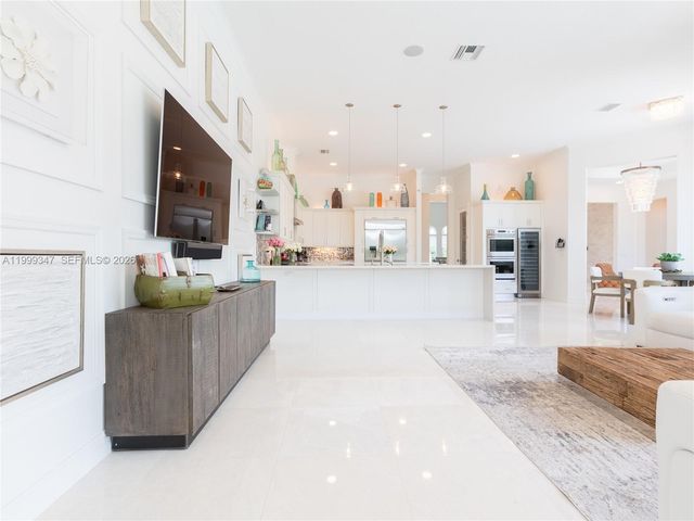 4950 E Sterling Ranch Cir, Davie, FL 33314