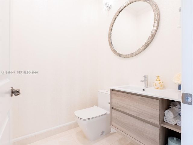 4950 E Sterling Ranch Cir, Davie, FL 33314