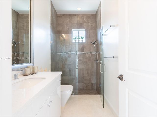 4950 E Sterling Ranch Cir, Davie, FL 33314