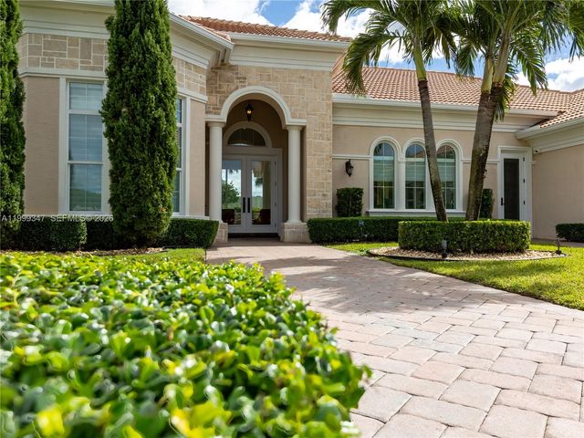 4950 E Sterling Ranch Cir, Davie, FL 33314