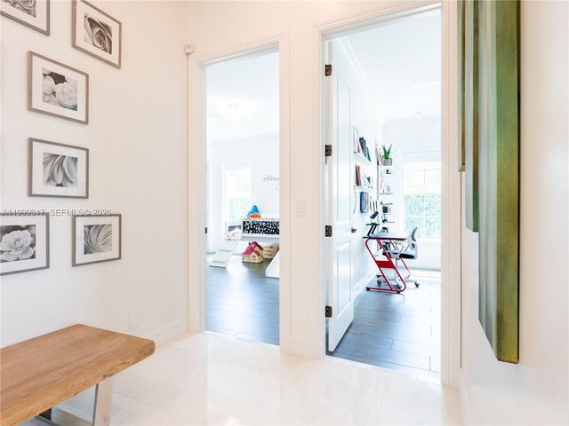 4950 E Sterling Ranch Cir, Davie, FL 33314