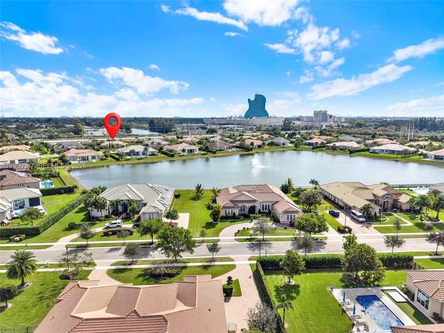 4950 E Sterling Ranch Cir, Davie, FL 33314