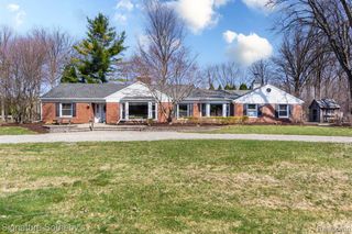 21890 Hampton Street, Beverly Hills, MI 48025