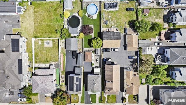 332 Riverside, Lyndhurst, NJ 07071