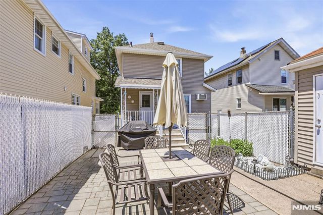 332 Riverside, Lyndhurst, NJ 07071