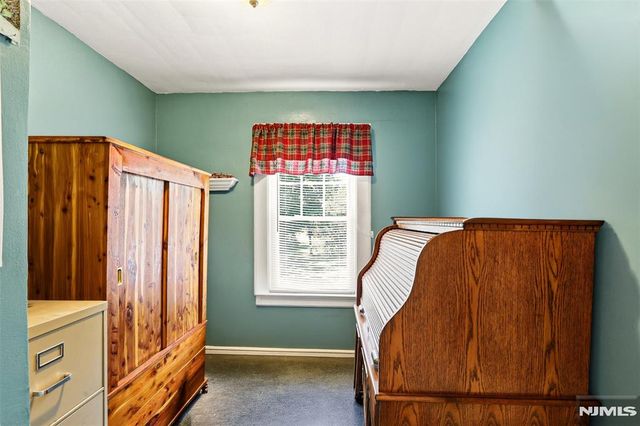 332 Riverside, Lyndhurst, NJ 07071