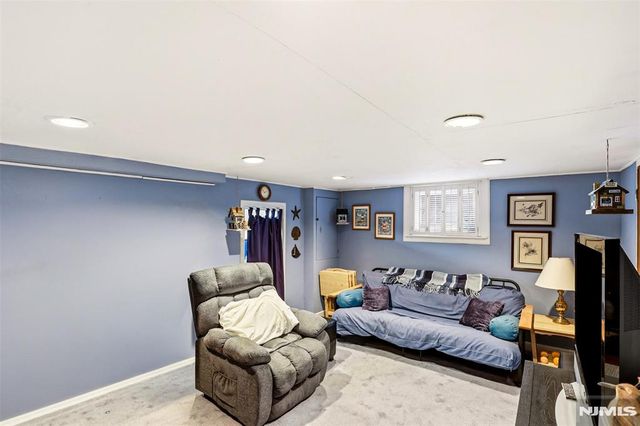 332 Riverside, Lyndhurst, NJ 07071