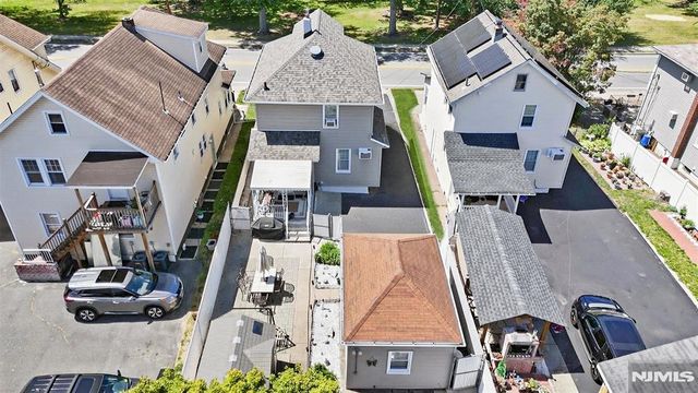 332 Riverside, Lyndhurst, NJ 07071