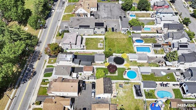 332 Riverside, Lyndhurst, NJ 07071